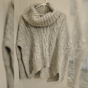 JENNIFER LOPEZ Turtle Neck Sweater